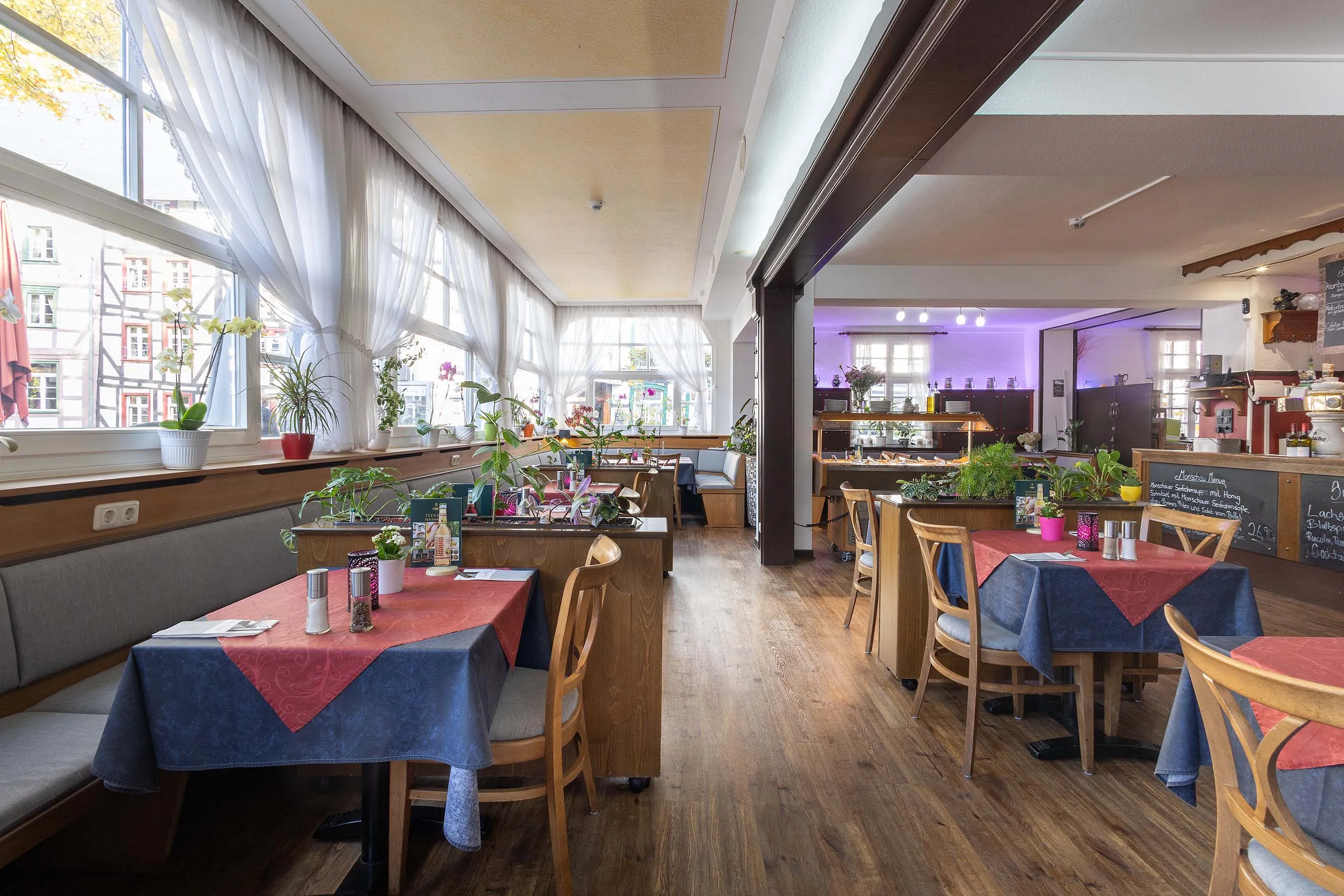 Tische im Restaurant